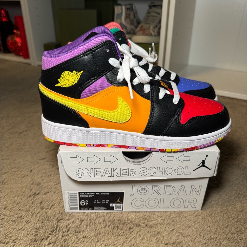 Nike Air Jordan 1 Mid Grade School